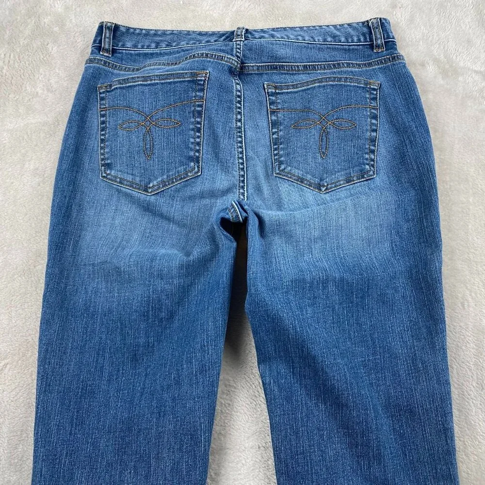 Chaps Womens Capri Jeans Size 8 Blue Denim Classic Fit Cotton Blend Straight Leg - Picture 14 of 15
